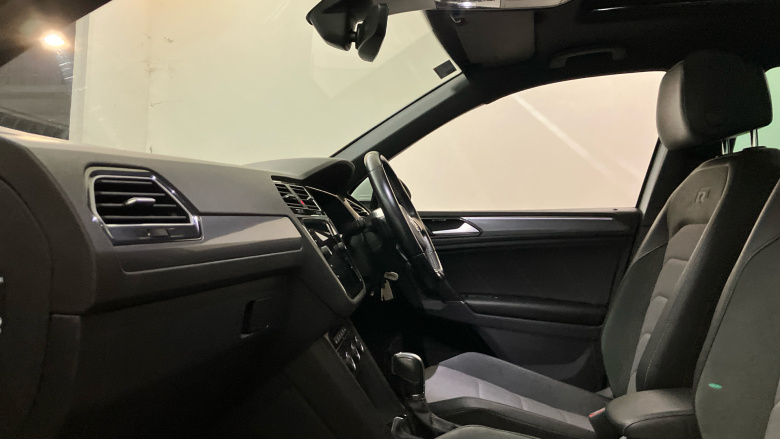 Volkswagen Tiguan 2.0 TDi 150 4Motion R-Line 5dr DSG Diesel Estate